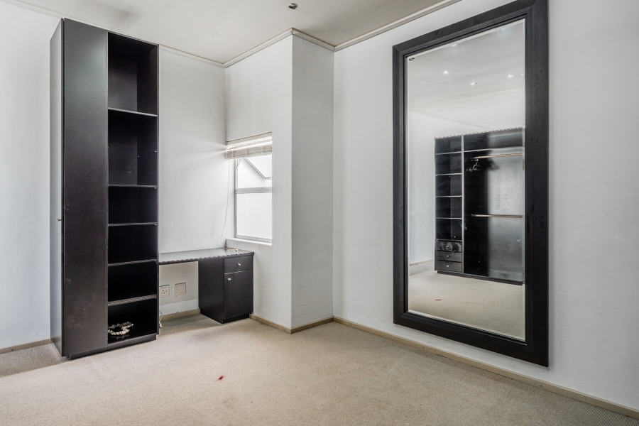 2 Bedroom Property for Sale in Camps Bay Western Cape